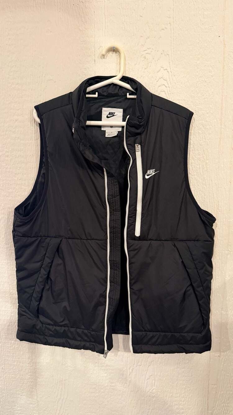 Men’s Nike Sportswear Therma-FIT Legacy Vest Black Size L